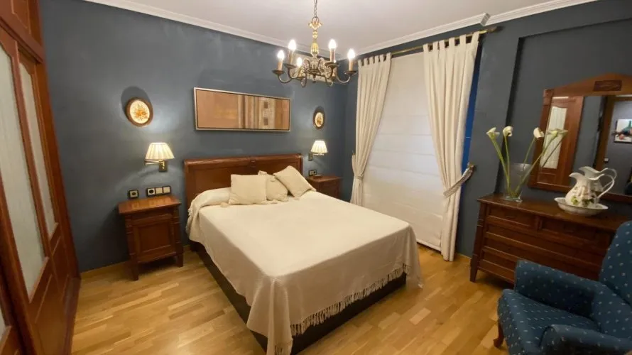 Квартира с 4 спальнями в Аликанте, Испания №689