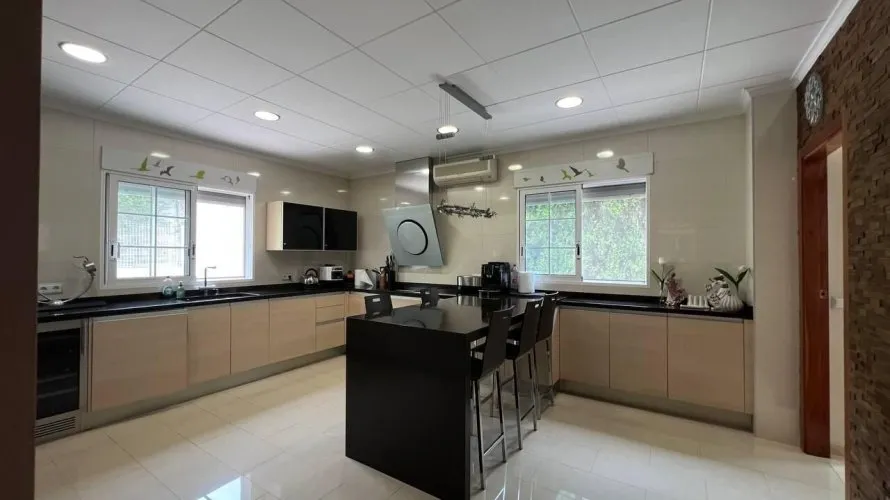Вилла с 5 спальнями в Кульера, Испания №1442