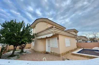 3 bedrooms apartment for sale, Torrevieja, Spain No. 1031