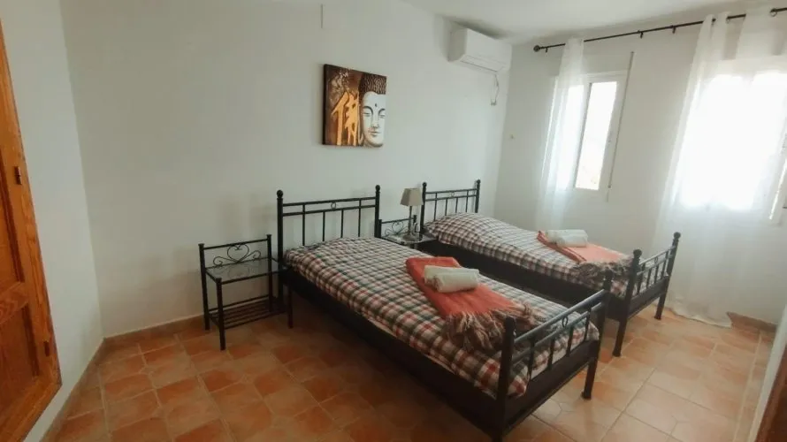8 bedrooms villa for sale, Maryvilla, Spain No. 408 № 27