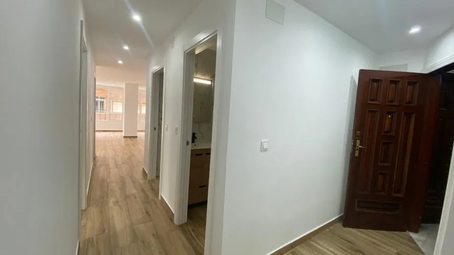 3 bedrooms apartment for sale, Torrevieja, Spain No. 135 № 10