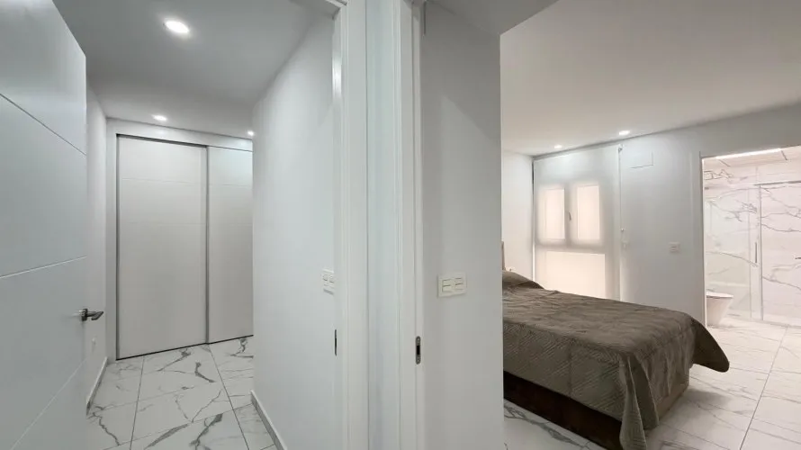 2 bedrooms apartment for sale, Torrevieja, Spain No. 1000 № 2