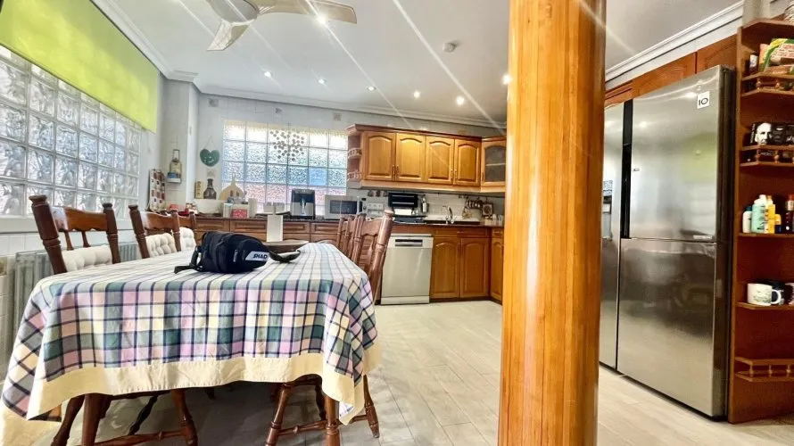4 bedrooms villa for sale, Torrevieja, Spain No. 229 № 24