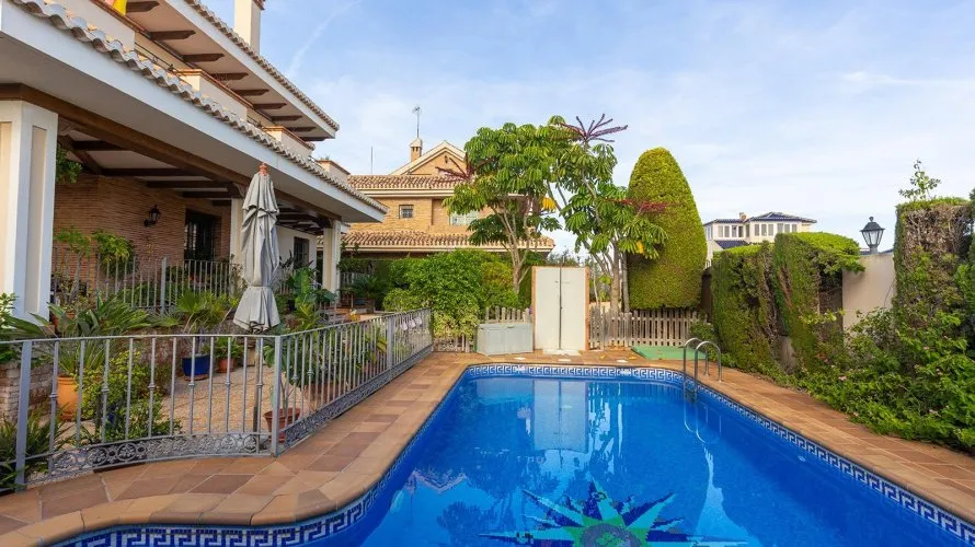 6 bedrooms villa for sale, La Veleta, Spain No. 1015 № 3