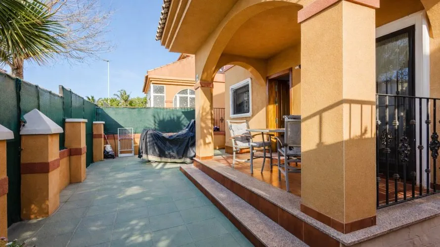 79m² apartment for sale, Torrevieja, Spain No. 998 № 2