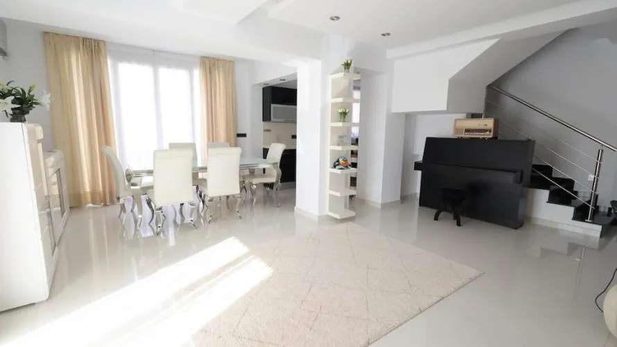4 bedrooms apartment for sale, Cabo Roig, Spain No. 846 № 8