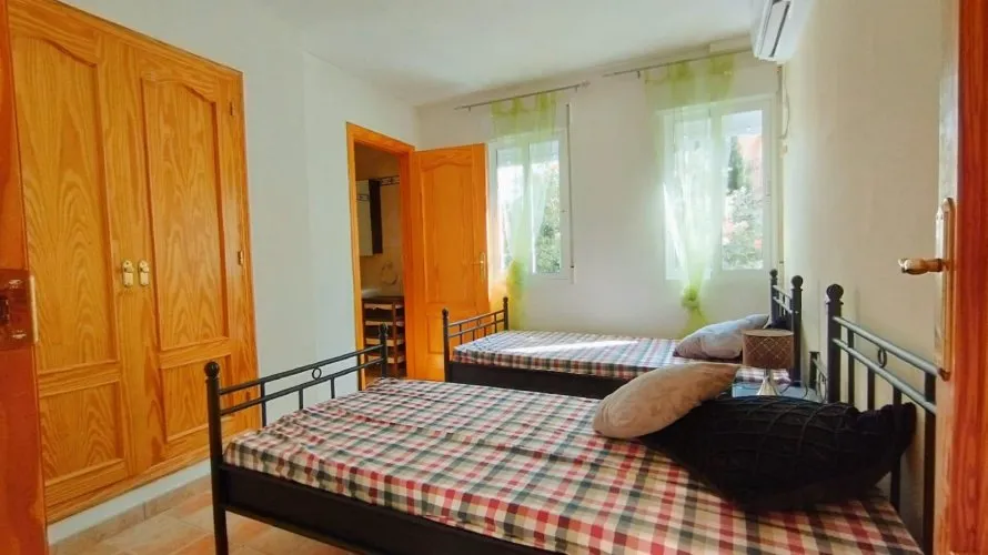 8 bedrooms villa for sale, Maryvilla, Spain No. 408 № 10