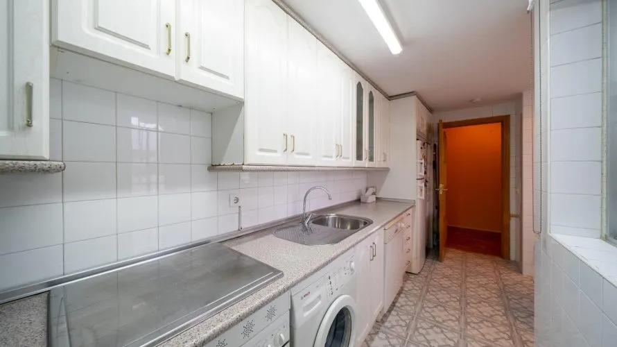 2 bedrooms apartment for sale, Madrid, Spain No. 1028 № 10