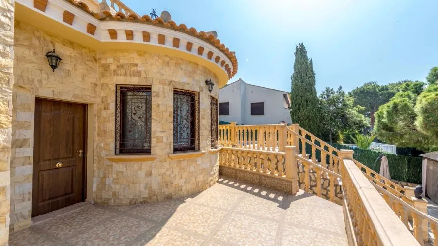 4 bedrooms villa for sale, Campoamor, Spain No. 1338 № 23
