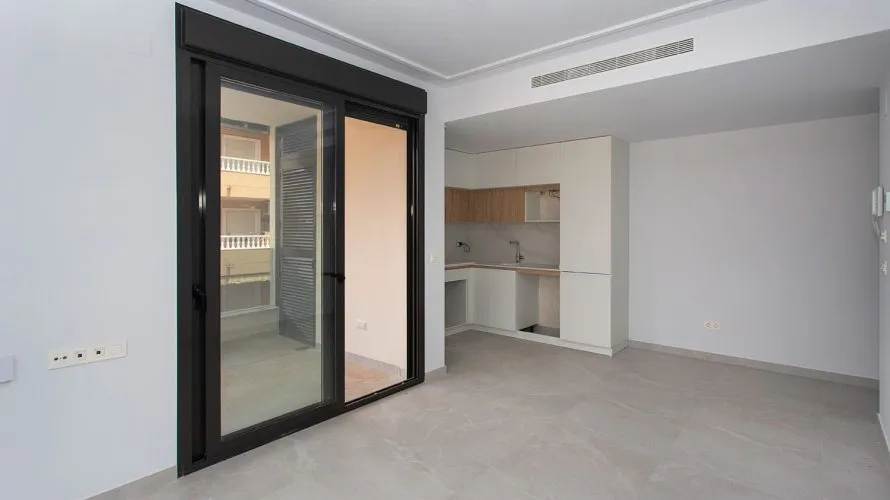 88m² apartment for sale, Torrevieja, Spain No. 1069 № 3