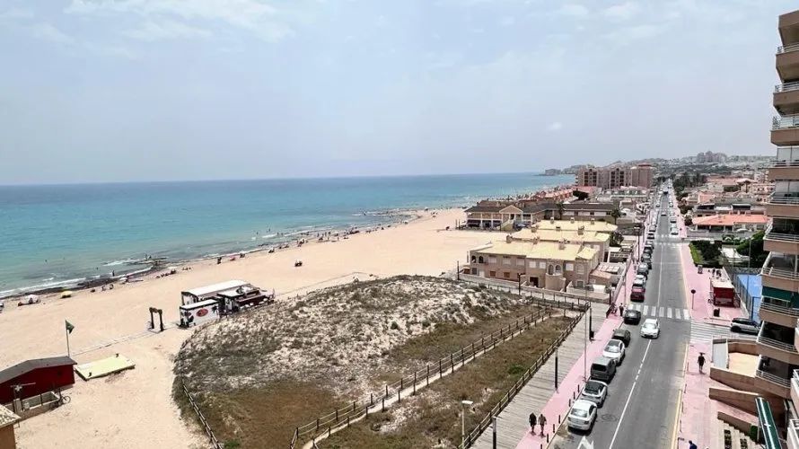 4 bedrooms penthouse for sale, La Mata, Spain No. 469 № 19