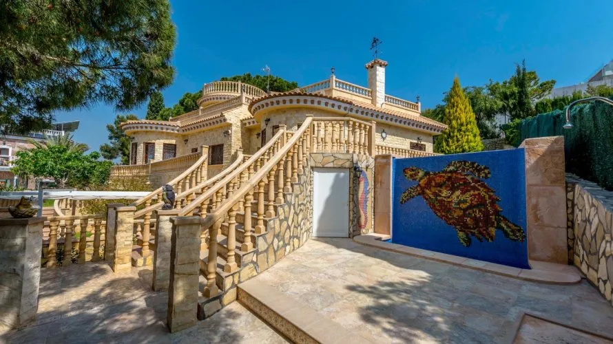 4 bedrooms villa for sale, Campoamor, Spain No. 1338 № 25