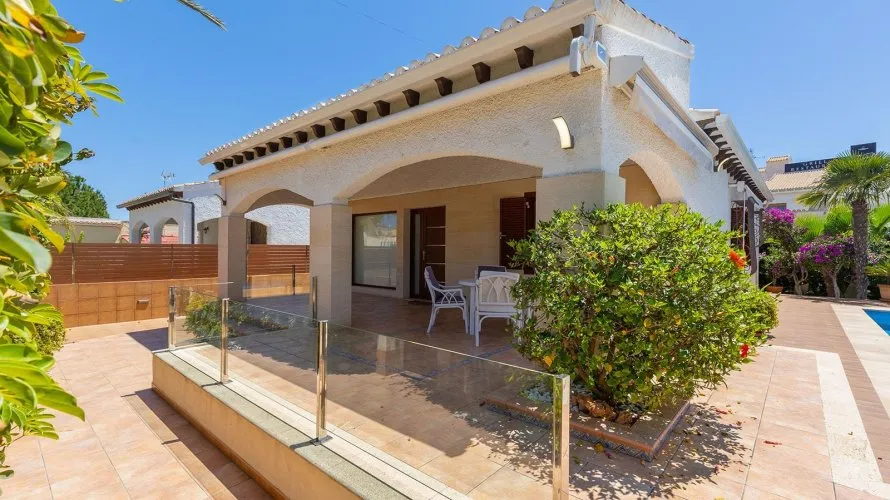 4 bedrooms villa for sale, Alicante, Spain No. 746 № 28