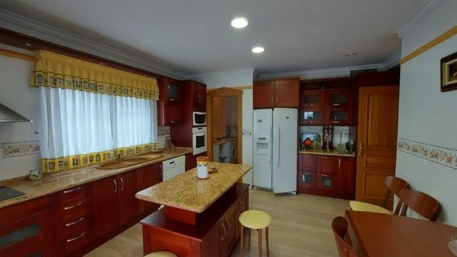 5 bedrooms villa for sale, La Veleta, Spain No. 334 № 3