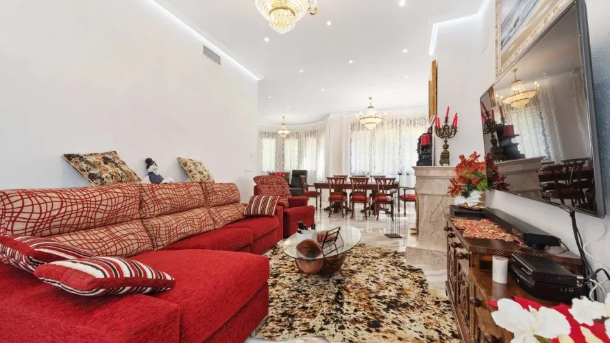 4 bedrooms villa for sale, Campoamor, Spain No. 1338 № 3