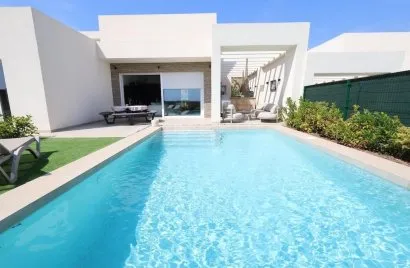 3 bedrooms villa for sale, Algorfa, Spain No. 1377