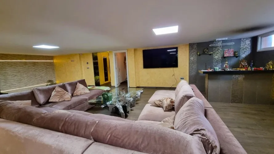 239m² villa for sale, Torrevieja, Spain No. 181 № 8