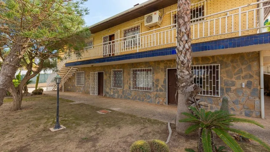 5 bedrooms villa for sale, Campoamor, Spain No. 1017 № 13