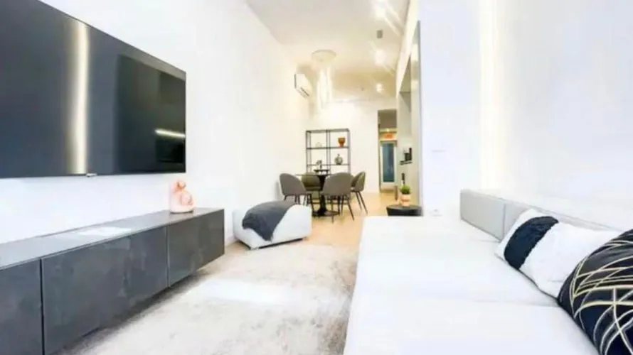 2 bedrooms apartment for sale, Madrid, Spain No. 922 № 1