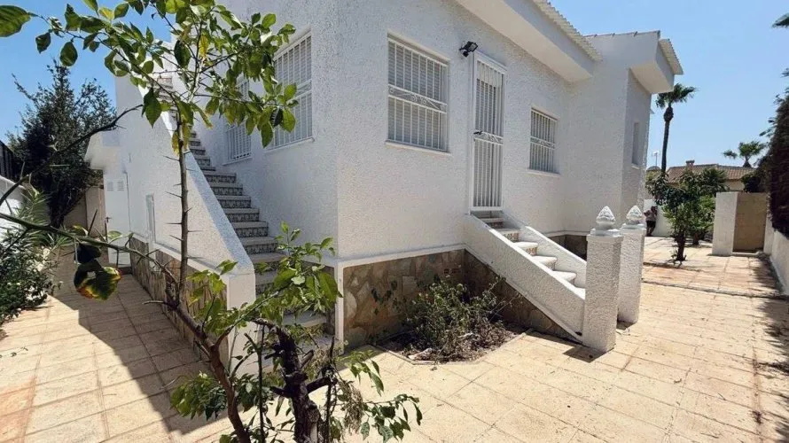 3 bedrooms villa for sale, Ciudad Quesada, Spain No. 819 № 5