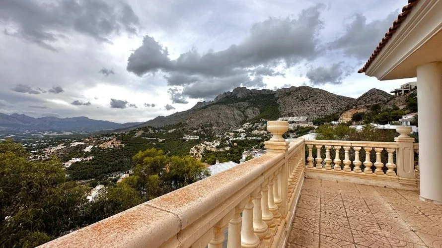 5 bedrooms villa for sale, Zona Altea Hills, Spain No. 498 № 8