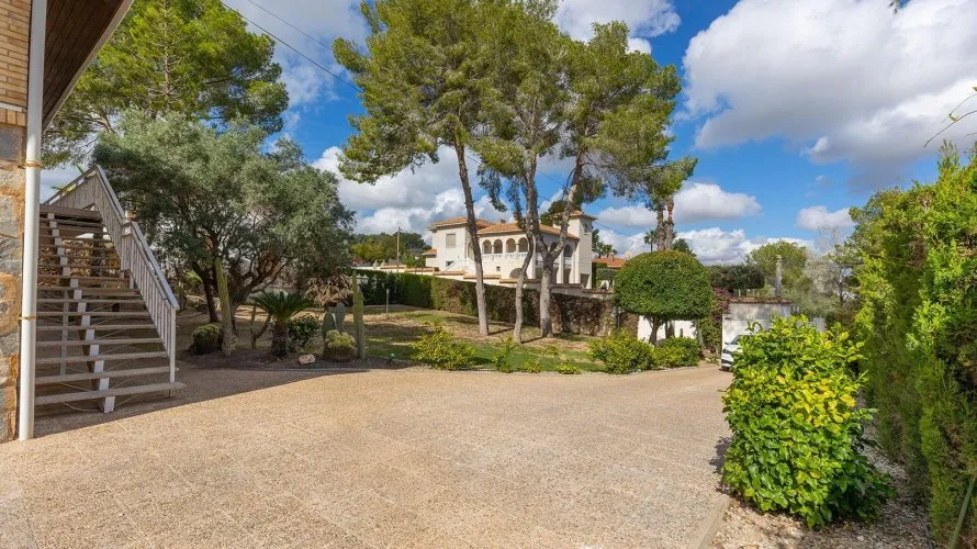 5 bedrooms villa for sale, Campoamor, Spain No. 1017 № 2
