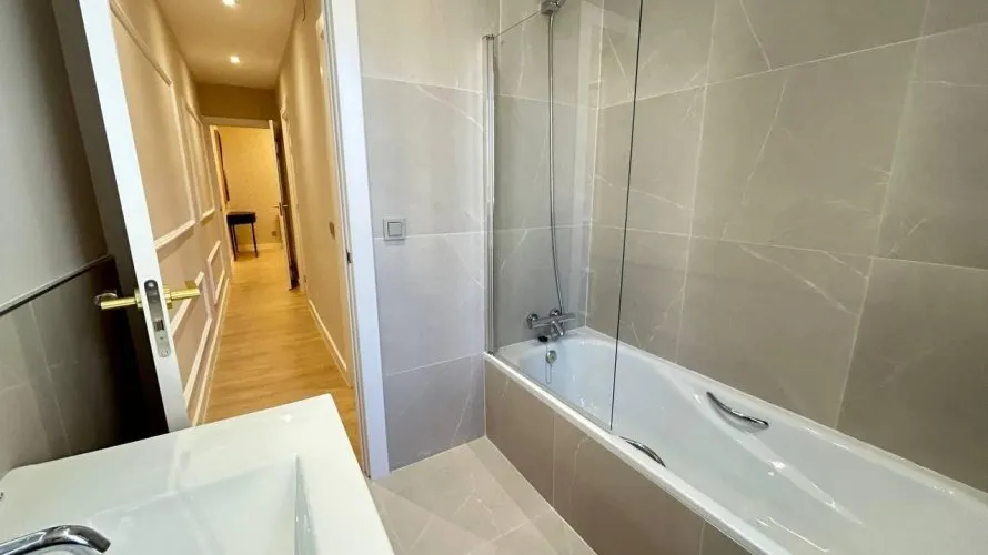 2 bedrooms apartment for sale, Madrid, Spain No. 1039 № 26