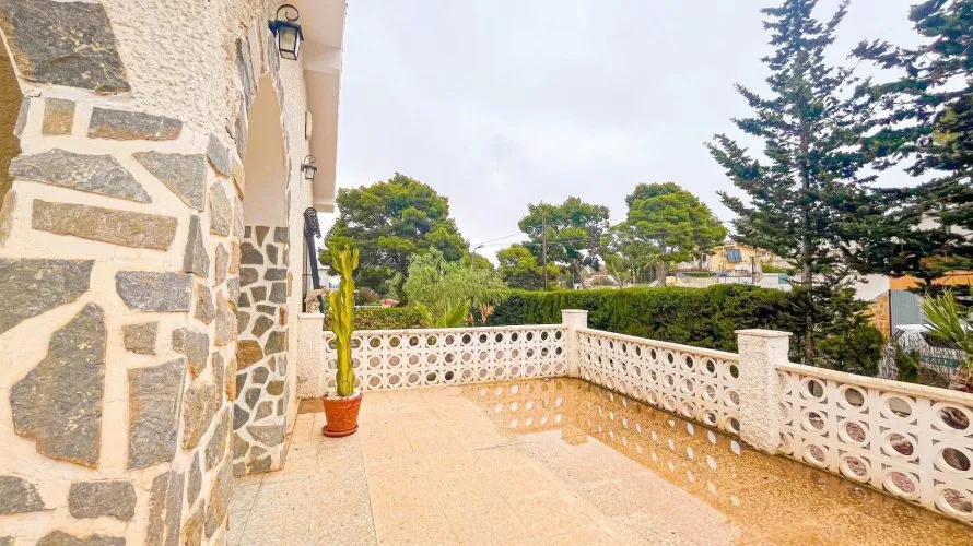 3 bedrooms villa for sale, Los Balcones, Spain No. 629