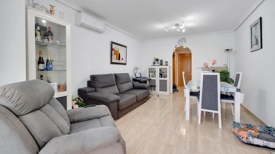2 bedrooms apartment for sale, Torrevieja, Spain No. 1365 № 2