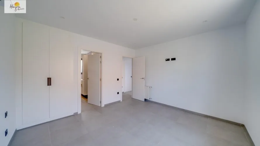 5 bedrooms villa for sale, Calpe, Spain No. 443 № 11