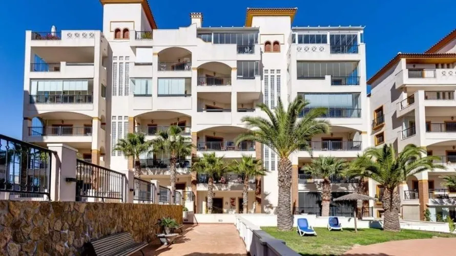 3 bedrooms apartment for sale, Guardamar del Segura, Spain No. 633 № 13