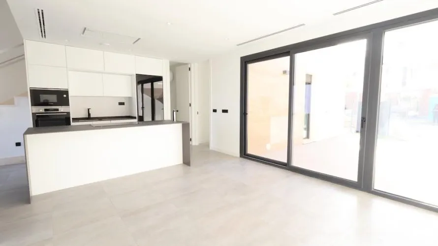 3 bedrooms apartment for sale, Los Alcazares, Spain No. 654 № 7