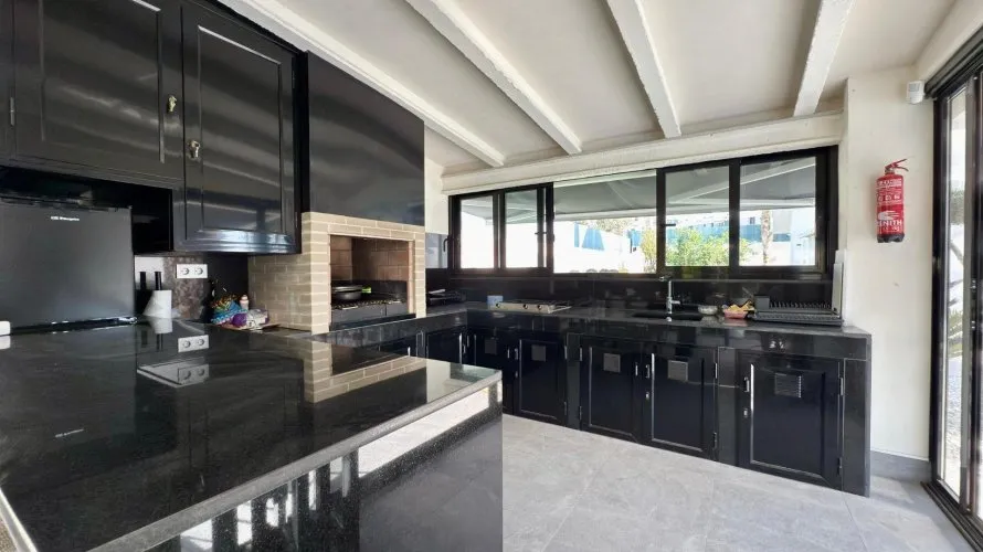 5 bedrooms villa for sale, San Juan, Spain No. 669 № 10