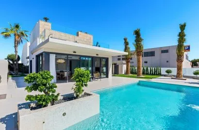 4 bedrooms villa for sale, Campoamor, Spain No. 662