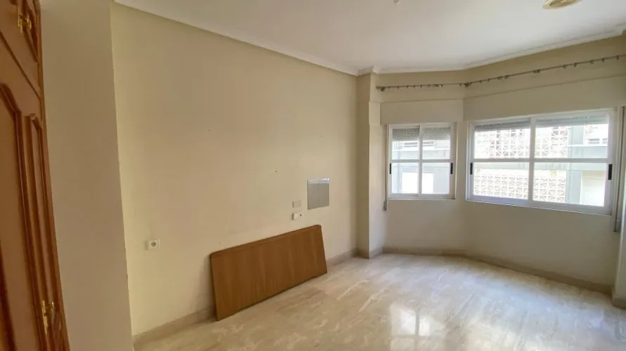 4 bedrooms apartment for sale, Torrevieja, Spain No. 781 № 3