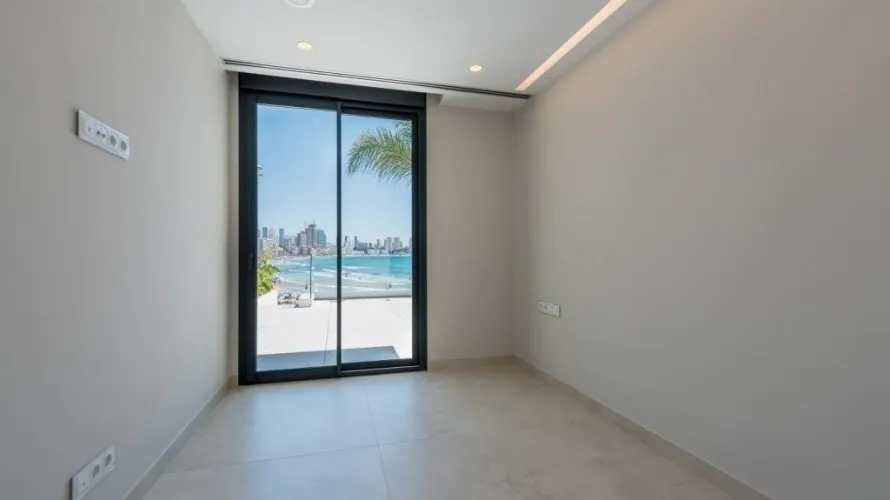 4 bedrooms apartment for sale, Benidorm, Spain No. 339 № 17