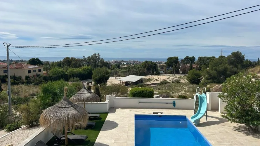 4 bedrooms house for sale, Villajoyosa, Spain No. 805 № 2