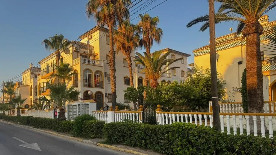 3 bedrooms apartment for sale, Torrevieja, Spain No. 795 № 19