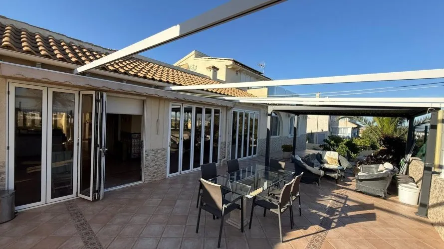 4 bedrooms villa for sale, Villamartin, Spain No. 1097 № 16