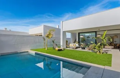 3 bedrooms villa for sale, Mar De Cristal, Spain No. 537