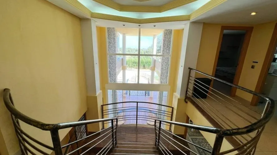 4 bedrooms apartment for sale, Manises, Spain No. 1312 № 25