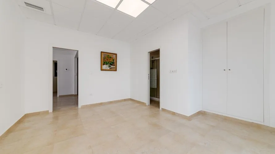 4 bedrooms villa for sale, Torrevieja, Spain No. 462 № 10
