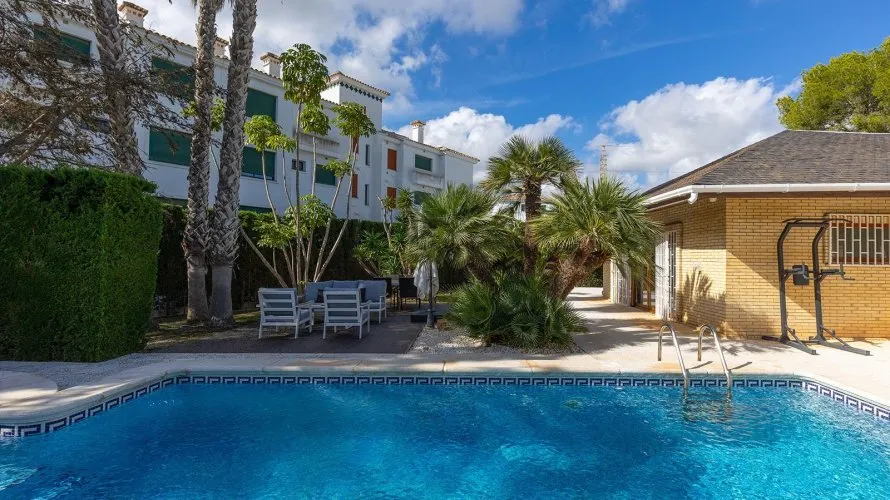 5 bedrooms villa for sale, Campoamor, Spain No. 1017 № 4