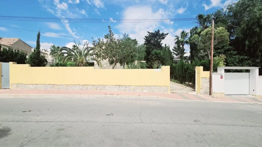 4 bedrooms apartment for sale, Torrevieja, Spain No. 1093