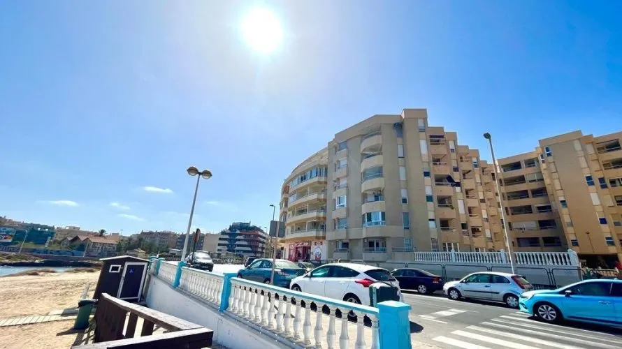 2 bedrooms penthouse for sale, Torrevieja, Spain No. 1024