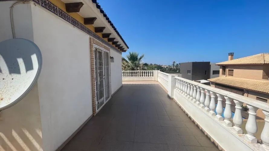 5 bedrooms house for sale, Torrevieja, Spain No. 802 № 1