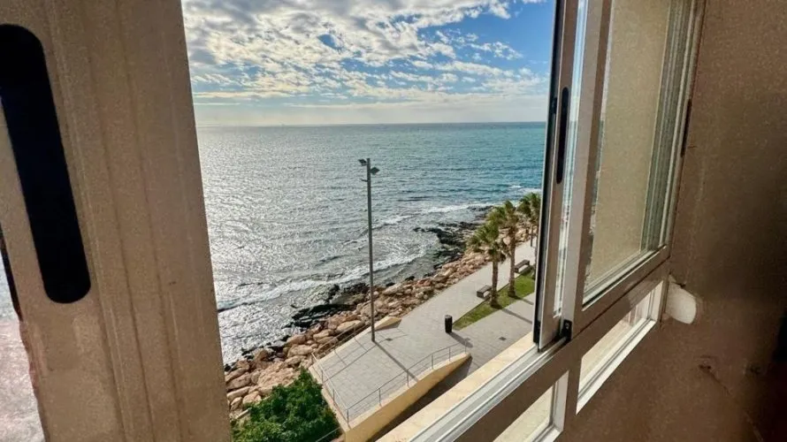 4 bedrooms apartment for sale, Torrevieja, Spain No. 977 № 24