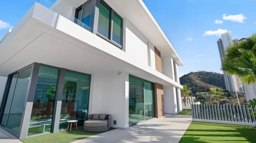 4 bedrooms villa for sale, Benidorm, Spain No. 1131