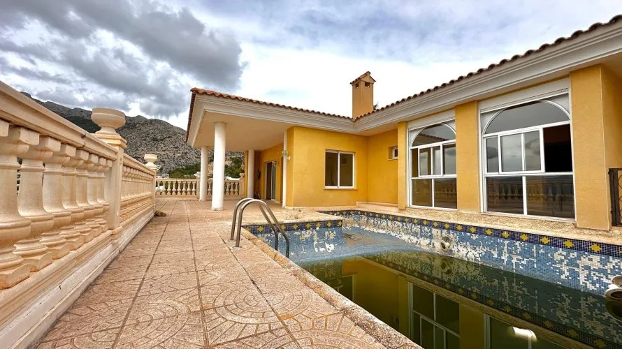 5 bedrooms villa for sale, Zona Altea Hills, Spain No. 498 № 1