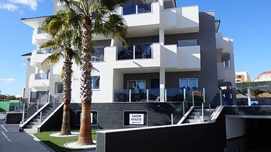 2 bedrooms apartment for sale, Campoamor, Spain No. 272 № 11